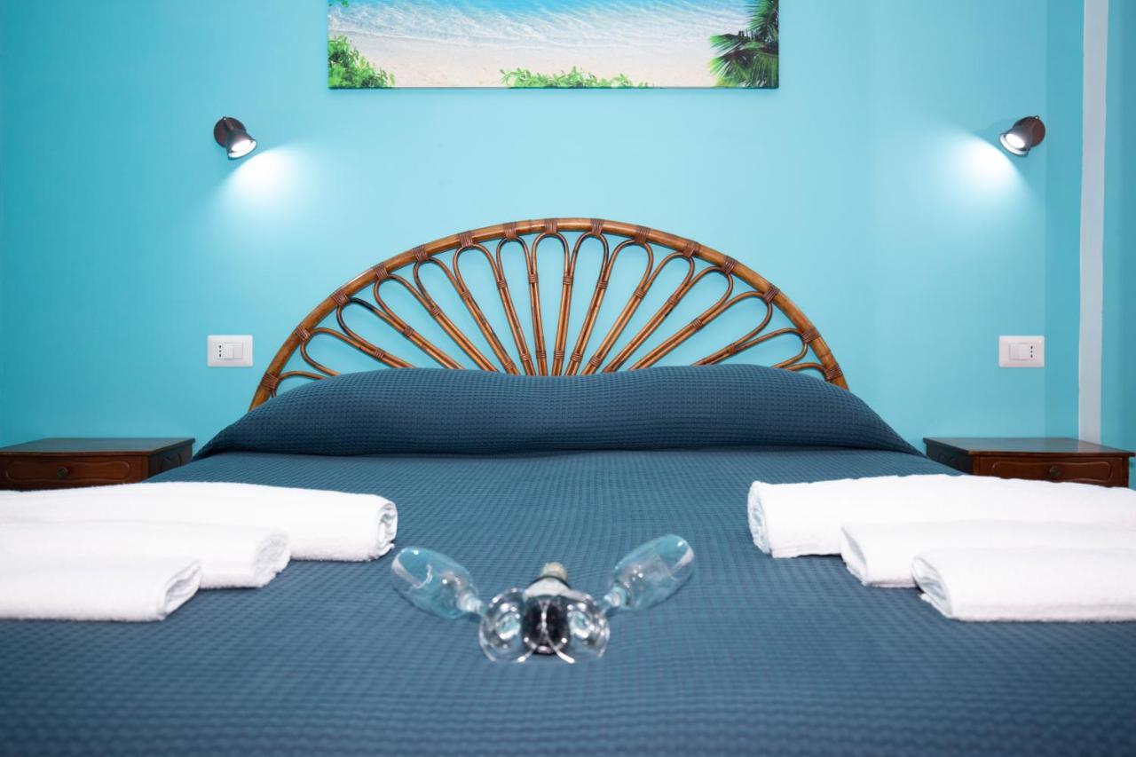 Hotel Violetta à Ostie Extérieur photo